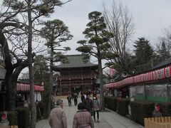 笠間稲荷神社参道と桜門「萬世泰平門」