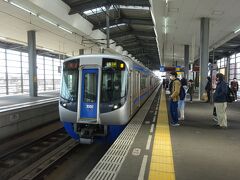 花畑駅は特急電車の停車駅。
ここから特急の西鉄福岡（天神）行きに乗る。