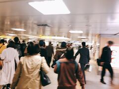新横浜駅到着。
かなり人が増えている。