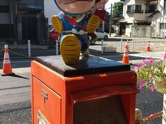 藤子不二雄Ａ先生は氷見出身。
高岡同様、キャラクターがたくさん。
中央町商店街の歩道にはたくさんのキャラクターが。
