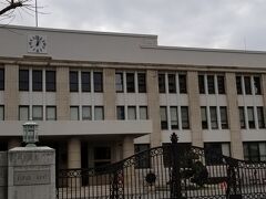 「泉布観」から信号を南に渡って
「造幣局」へやって来ました