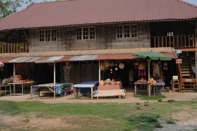 20分程見ましたが買う物はなく、この後、事前に調べていたお寺に行くことにした。