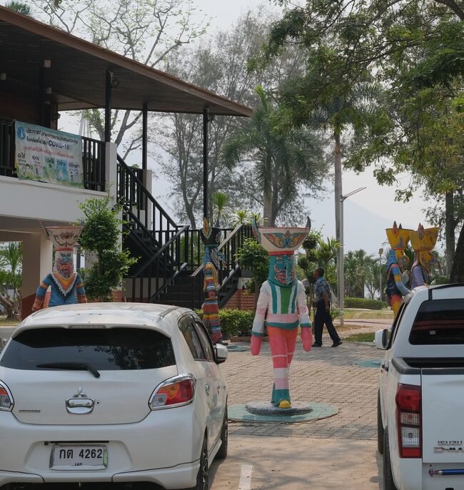 ここから奇祭で知られているダーンサーイまでは2時間ぐらいだったかな。