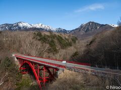 野辺山は流石に遠く、仕事に間に合わなくなりそうなので、引き返します。
再び東沢大橋を渡って帰宅