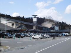 バスの時間まで少しあったので、「道の駅くじ」にも立ち寄る。一旦久慈駅まで戻ったが、道の駅くじの近くにも二戸駅行きのバス停（十八日町）はあったようだ。それを知っていれば、もう少しゆっくり買い物できたのに。