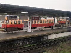 9:56　五井駅に着きました。（横浜駅から1時間33分）
小湊鐡道のホームを眺めます。
この駅に着く度にレトロかつローカルな気分にさせてくれます。私の好きな駅です。