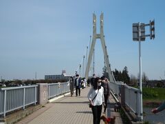 こちらは少し高い場所にある橋です。