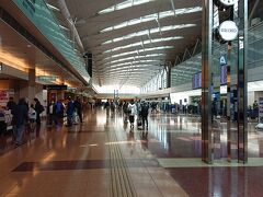 第二ターミナル。
人が多いとまではいかないな。