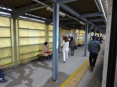 たぶん、乗っていた乗客の大半は篠栗線で博多方面へ向かう人たちと思われ、車内の客がほとんど入れ替わった。
