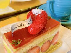 そして知人と合流して
行ってみたかったケーキ屋さんへ。

こちらはもう3度目くらいのリベンジです。
ようやく食べられました。
別腹ですね