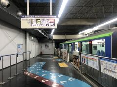 東京モノレール、浜松町駅5時11分発も始発です。