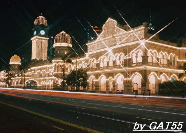 スルタン・アブドゥル・サマド・ビルの夜景。