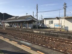 引田駅に戻る。
高松行き列車に乗車。