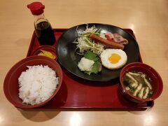 夕食はジョイフル萩店にて、モーニングセットを注文して食べる