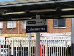 シティから電車で1時間、カブラマタ(Cabramatta)という場所にやってきた。