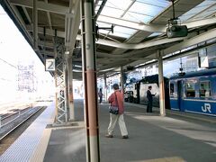 　前橋から軽井沢へ。途中の高崎駅で運よくＳＬの写真を撮れました。