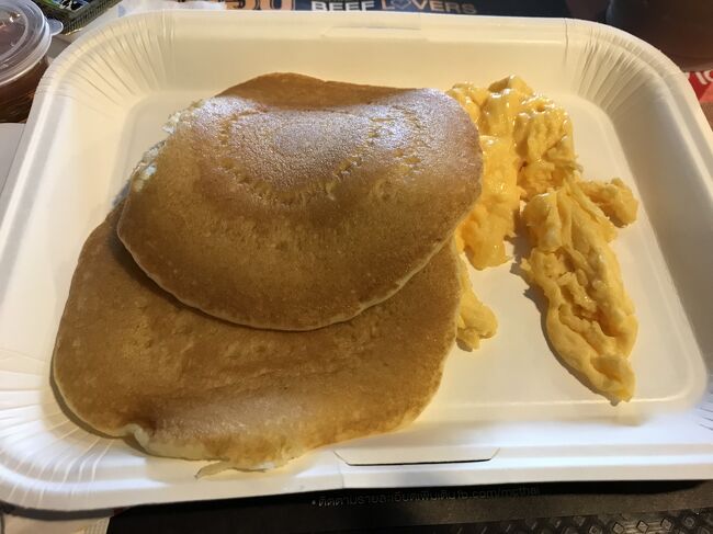 腹空いたからマクドナルドで朝マックを食う。