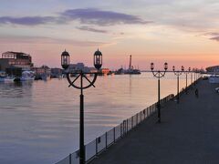 急いで夕陽のスポットである「幣舞橋」へまた来ました～、

既に好い雰囲気に成ってきていますよ！～。

＊詳細は過去のクチコミでお願いします