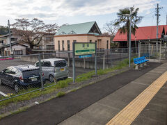 日本三名爆、国の名勝にもなっている袋田の滝最寄駅、袋田駅に到着。

他の方々の旅行記を見ると当駅で袋田の滝への観光客が大勢乗降するようですが、この日はほとんどいませんでした。

袋田の滝行ってみたいですけど、袋田駅からちょっと離れてるのが難点・・・