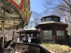 私はお腹空かないけど
母がお腹すいたって言うのでここ、入ります！

メリーゴーラウンドカフェ♪
