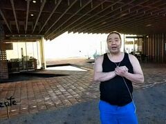 旅のしめは、焼野海岸にある、隈研吾の設計で建てられたスペインレストラン、ソル・ポニエンテヘ。どさけんさんがご案内。
山陽小野田市の紹介ビデオにも出てきたところで、市としても一押しのレストランなのでしょう。