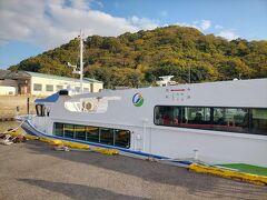 なんとか、小大下島行きの高速船に間に合いました
実は岡村島は愛媛県でここから今治まで航路があります