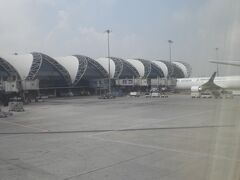 バンコクのスワンナプーム空港です。

ナコンラチャシーマ、そしてビエンチャンに向かうべく、バンコクに着きました。
