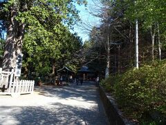 途中にあった「新倉浅間神社」に。