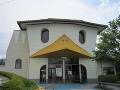 JR九州 九大本線のカッパ駅、、
じゃなくて、田主丸駅。

カッパの形の駅舎がかわいい（笑） 