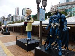 公園内には謎の像がたくさん並んでいました。
香港のアニメのキャラクター？