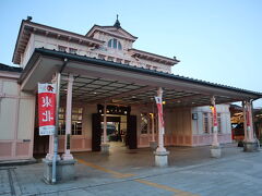 JR日光駅
日光ステーションホテルの直ぐ目の前にあります。とってもクラシカルで素敵な駅です。