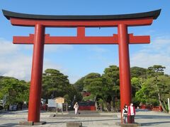 三の鳥居
ここから鶴岡八幡宮の境内へ