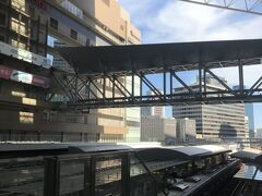 10：32　大阪駅到着
うわ~、屋根が高いね～、きょろきょろと周りを見回しながら、スマホ撮影。
大阪は初めてで、土地勘や電車の路線図さえ知らず、わけわからんけど天王寺駅へ。