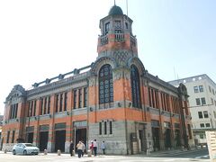 旧大阪商船の建物。
大正6(1917)年に竣工した建物は角にある八角形の塔が特徴的。
