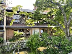 四条河原町までバスで移動。
お茶と酒 たすき 京都祇園店にてかき氷をいただこうとしたら、母は寒いから嫌、と。
私は上着がいらない程暑いというのに！？
ということでしばし別行動します。
母はスタバでお茶しとくというので送り届けてから、私は予定通りかき氷をいただきます。