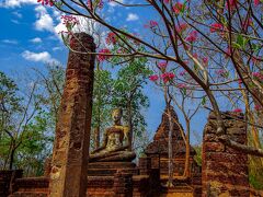 Wat Khao Phanom Phloeng