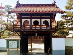 西覚寺〜お洒落な楼門