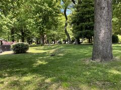 ビリヤニが大変なボリュームだったので、食後は上野恩賜公園をお散歩しながらゆっくり東京国立博物館へ。
この日は思ったほどの人出ではありませんでした。