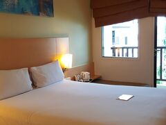 今回はダブルベットにした。
ここからトラブルが何度も発生。
アホな男性スタッフによりひどい目に遭った。