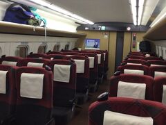 車両には2-3割の方しか乗車してませんでした。