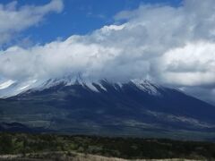 朝霧高原からの富士山　雲は取れず
未踏の山をひとつクリアできて有意義な一日でした(^o^)