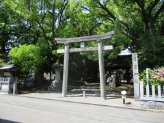 徒歩で10分少々の日吉神社に着きました。
