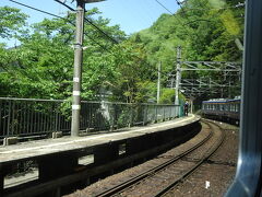 高野山の山並みがよく見える駅