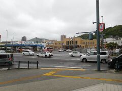 朝の小樽駅。出発前に町をぐるっと散策します。