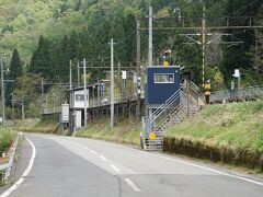 北陸トンネルから数百メートルの場所にあるのが南今庄駅。

この何もない無人駅に、旅仲間のY氏を降ろしたことがある。
Y氏はその日のうちに無事に茨城に帰ったみたい。