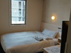 宮崎の2泊はスーパーホテル宮崎天然温泉。
ってことでお部屋ちぇーーーーーっく！