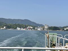 鳥羽港から車ごとフェリーに乗りました。
さらば三重県。また来る日まで～(^_^)ﾉ""""。

特に時刻表を調べずにフェリー乗り場に行ったら、出発5分前で、とにかく乗って！乗船料は船の中で払って！と言われて何が何だか分からないうちに乗り込むことに(￣▽￣;)。