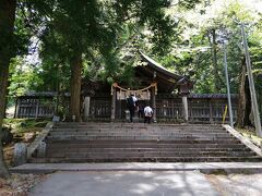しかし諏訪湖までは行かずに諏訪大社前宮の裏山から峠に入ります。