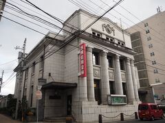 ＜盛岡信用金庫本店 (旧貯蓄銀行)＞
ここも歴史的な建物。解説は長いのでカット。