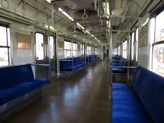 しばらく撮影して、和田岬7：47発　和田岬線526Mに乗車。
工場へ向かう方をおろして、がらがら。
次の通勤客を兵庫駅に迎えに行きます。
